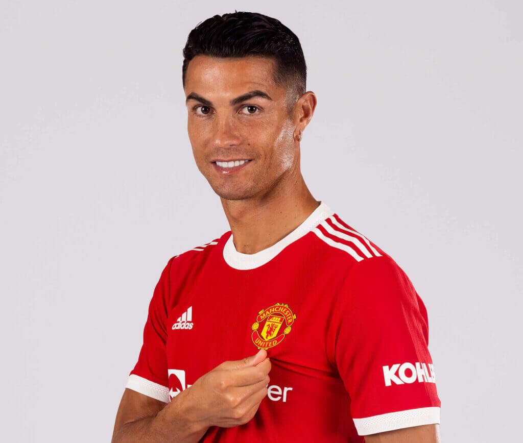 Cristiano-Ronaldo-Manchester-United-kit-e1630596870652-1024x868.jpg