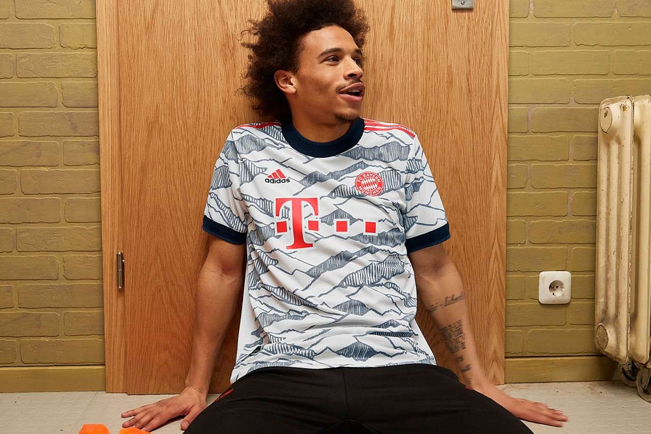 https___hypebeast.com_image_2021_08_bayern-munich-adidas-football-third-jersey-2021-22-info-001.jpg