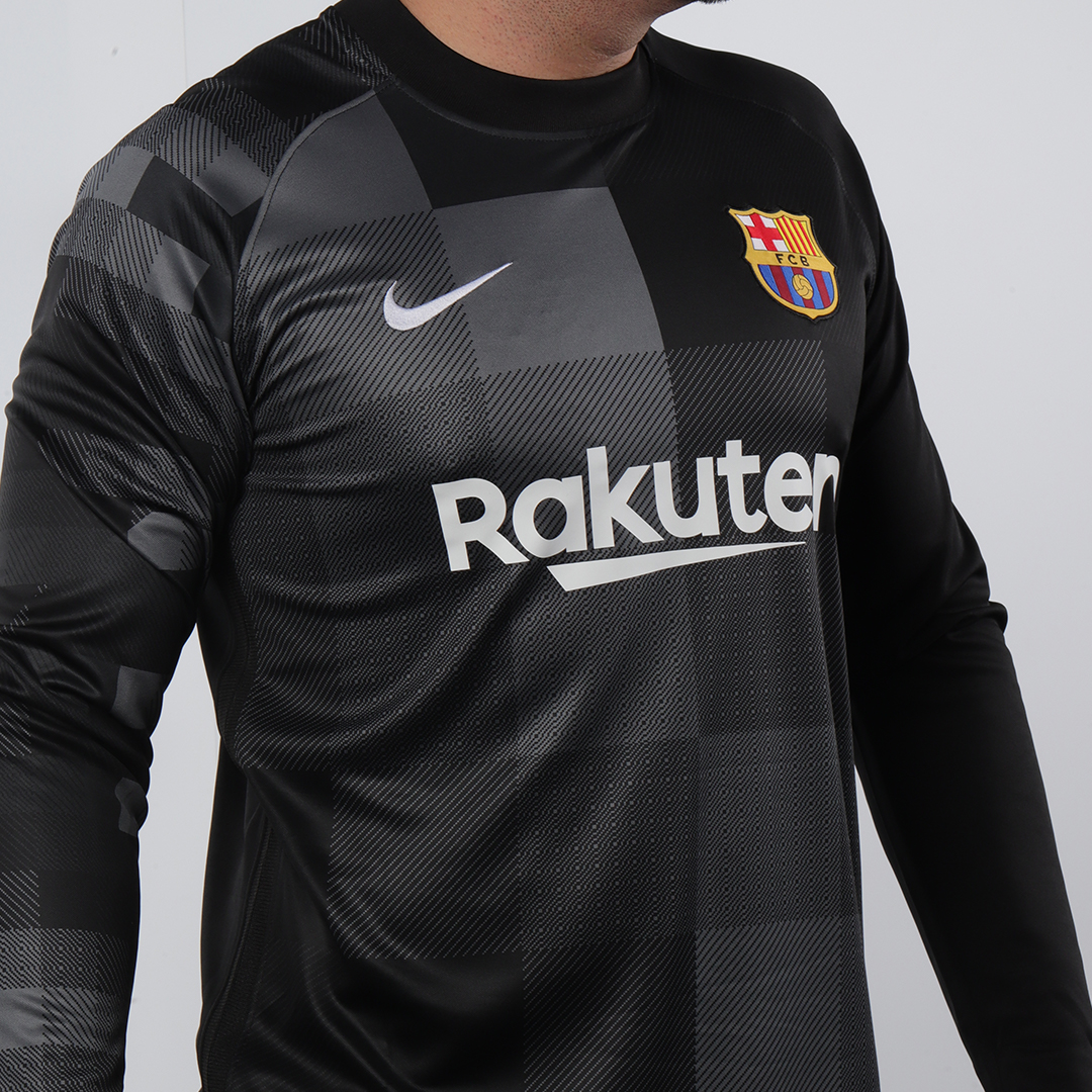 barcelona goalkeeper top